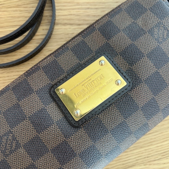 Louis Vuitton Damier Ebene Eva clutch - Picture 9 of 13